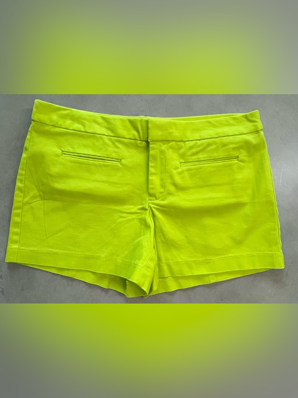 GAP Sun-kissed lime green Chino Shorts 100% Cotton Flat Front Size 6